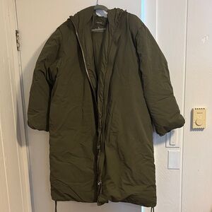 Olive Green kalamata Hooded Puffer Coat Everlane - size XL re:down